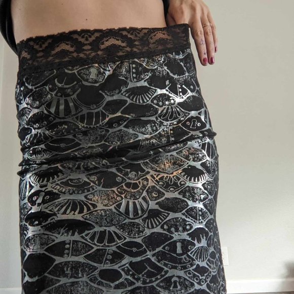 Rainbow Metalic Mermaid Mini Skirt. Size M - Picture 2 of 4